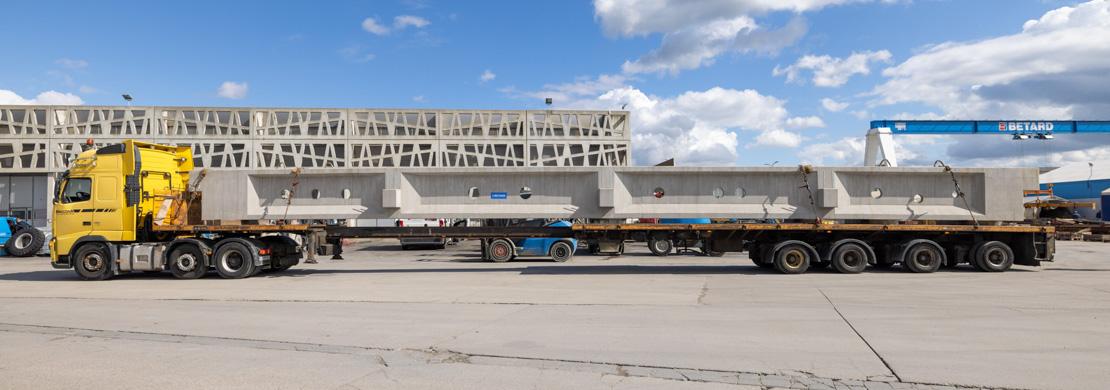 Transport wymianów dachowych sprężonych